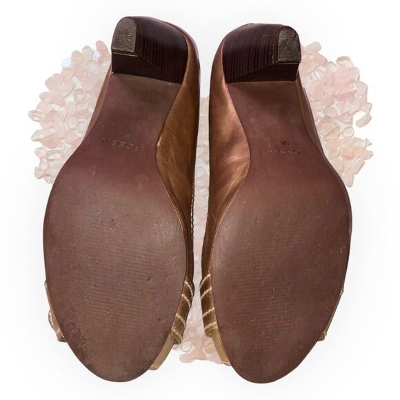 FOSSIL Gold Leather Block Heels, Peep toe with buckle, Women's Size 8 1/2 - Picture 12 of 13